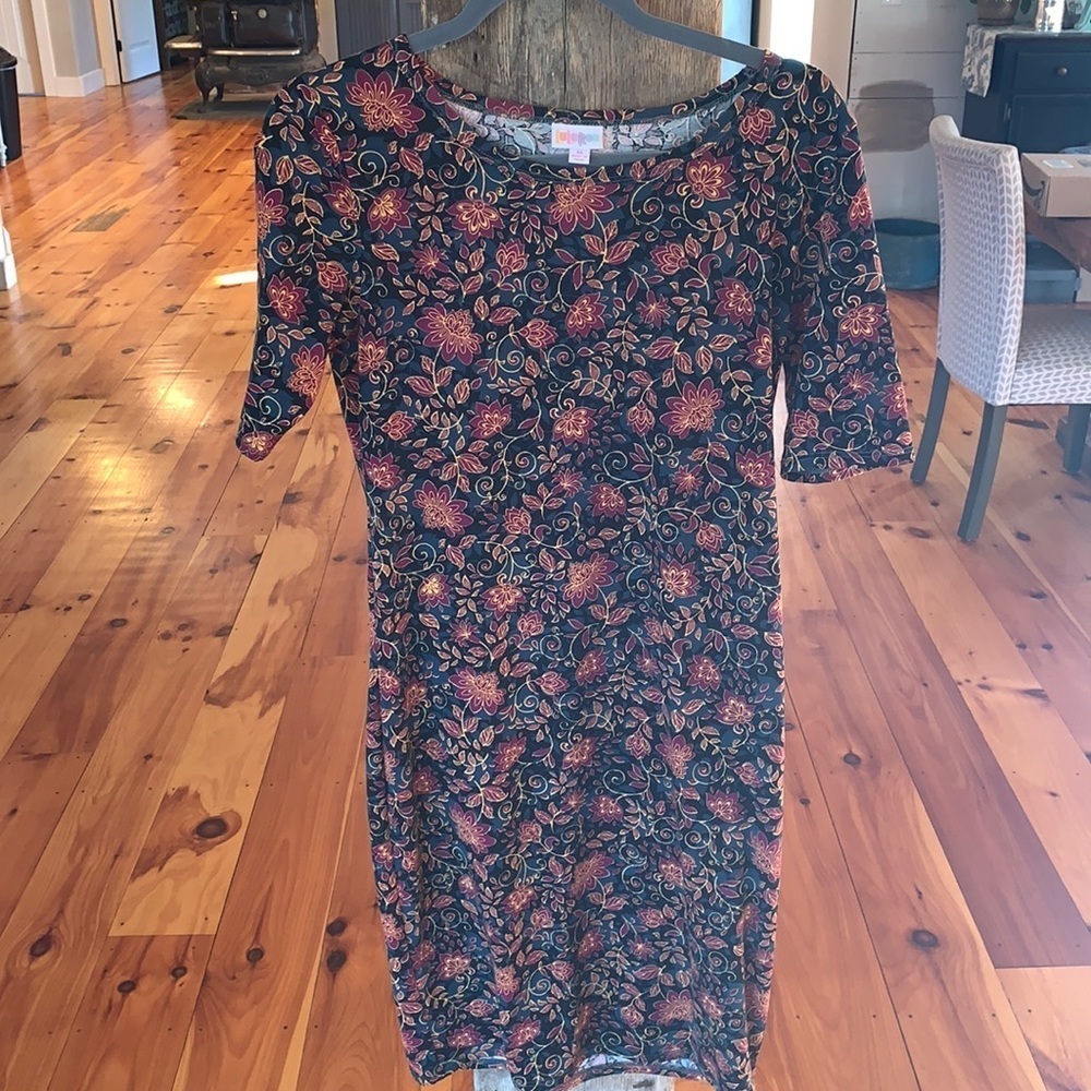 NWOT. LuLaRoe size M dress.